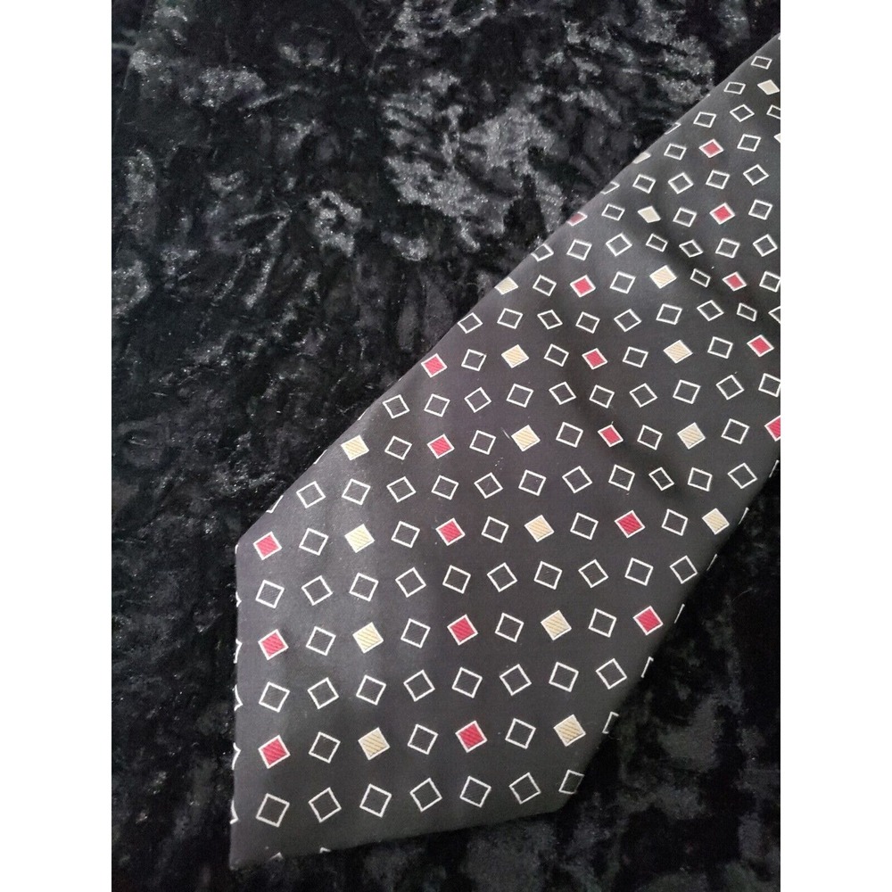 VanHeusen Pointed Neck Tie Mens Black Geometric Silk USA Made Career Wear